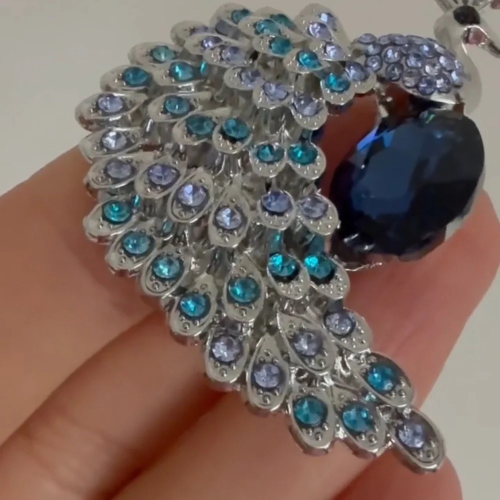 NEW❗️Elegant Blue and Silver Peacock Brooch